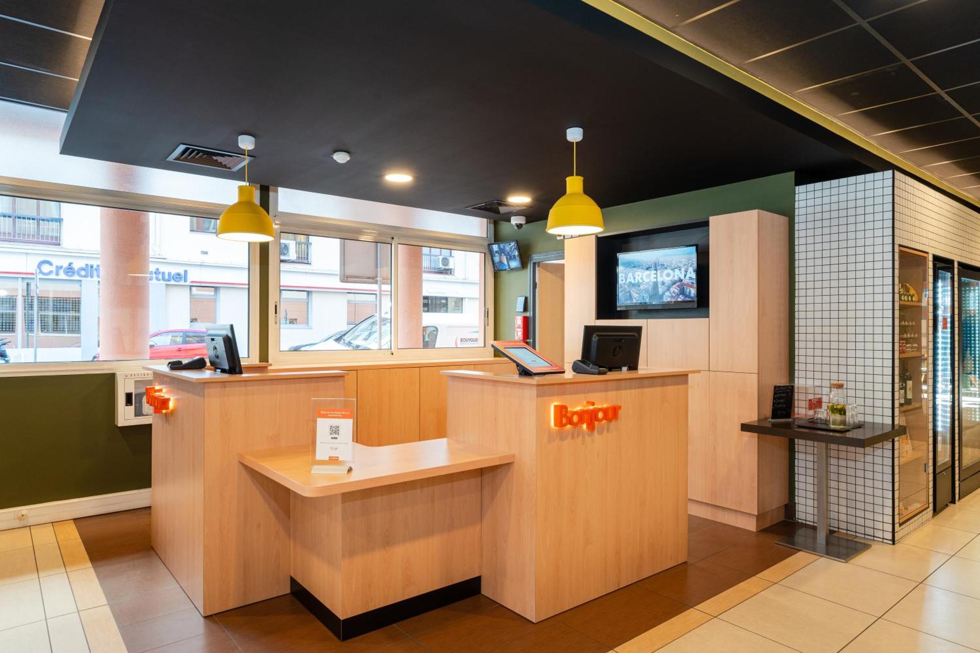 Easyhotel Old Town 2*