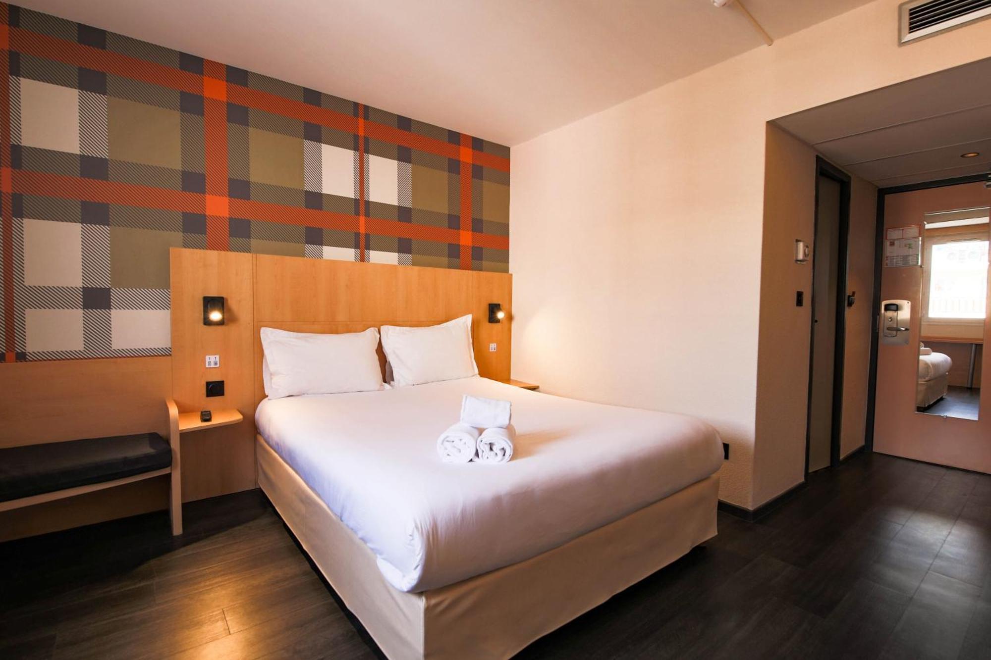 Easyhotel Old Town Hotel 2*