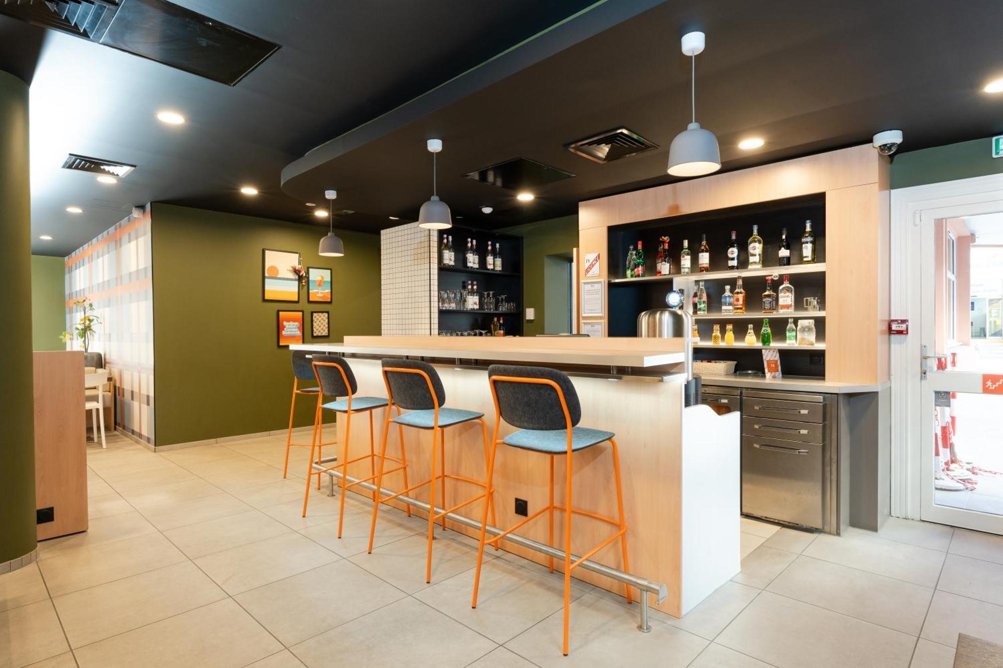 Easyhotel Old Town 2*